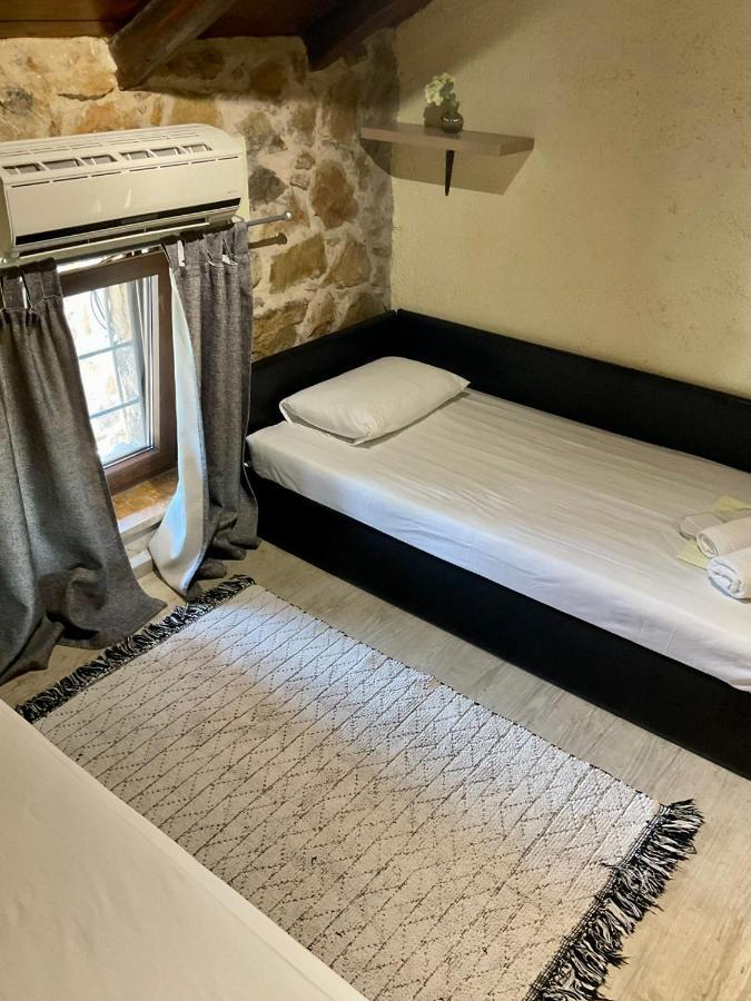 Stonehouse Villa Néa Róda Eksteriør bilde